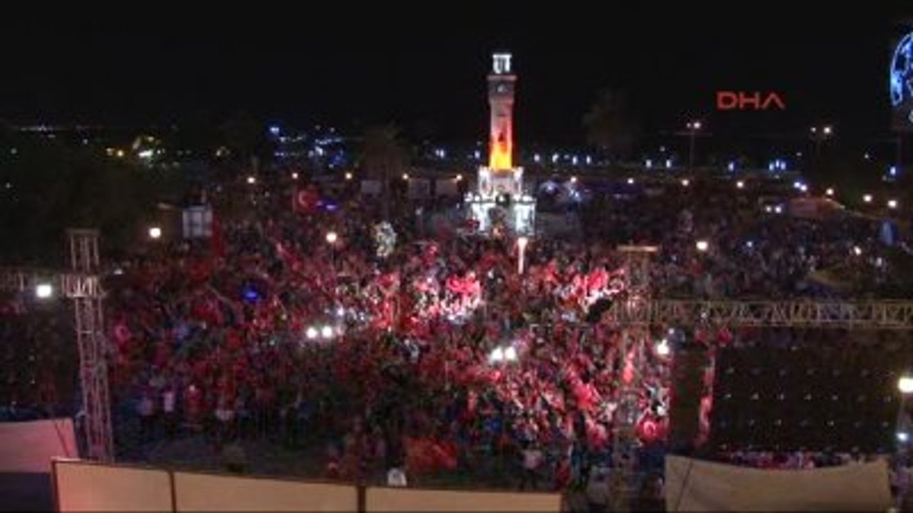 İzmir Sivil Toplum Kuruluşlarından 'Demokrasi Nöbeti'ne' Tam Destek