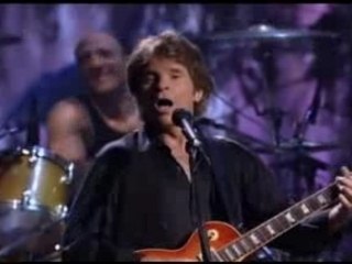 Creedence Clearwater Revival - Walking In A Hurricane