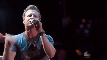 Dierks Bentley - Somewhere On A Beach - CMA Fest 2016