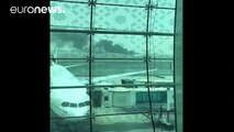 تعطل حركة الملاحة في مطار دبي بعد حادث تحكم طائرة الاماراتية