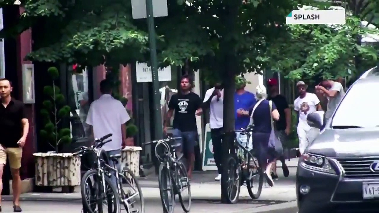 Leonardo DiCaprio se fait passer pour un paparazzi