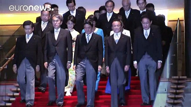 Новый министр обороны Японии выступает за пересмотр пацифистской конституции