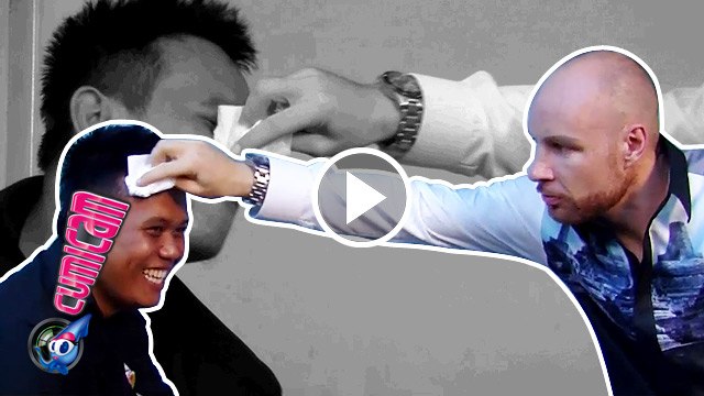 Luar Biasa, Suami Melaney Ricardo Menyeka Keringat Wartawan - Cumicam 04 Agustus 2016