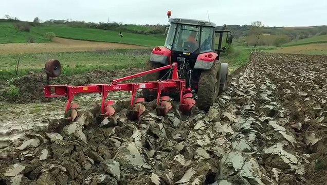 çamurda tarla sürme