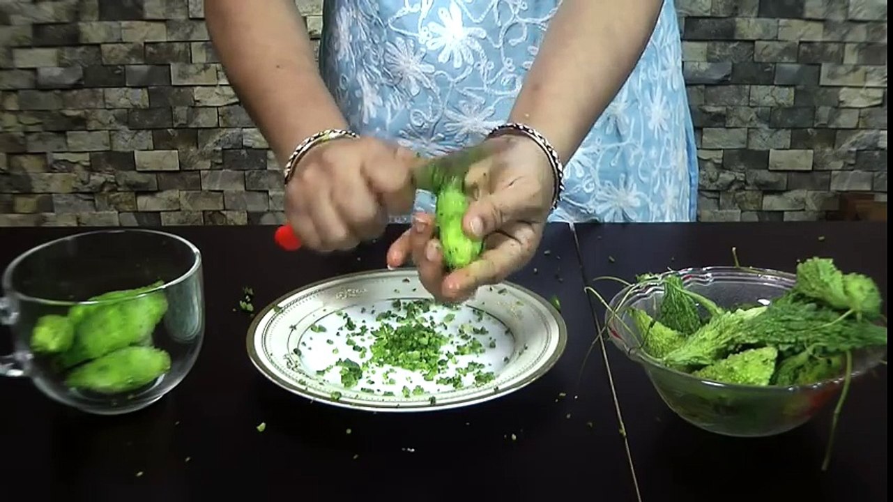 Bharwan Karela Recipe - Stuffed bitter gourd Recipe - Stuffed Masala Karela