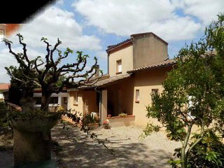 ob 4148 Immobilier Tarn, Gaillac, maison plain pied, 140 m² de SH, 3 chambres,sur garage semi enterré . terrain de 1155