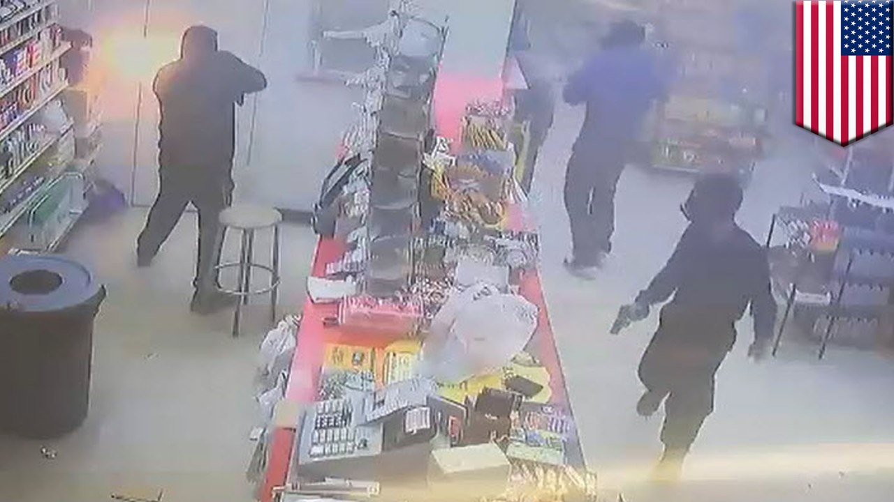 Three armed suspects try really hard to rob supermarket in Houston but fail