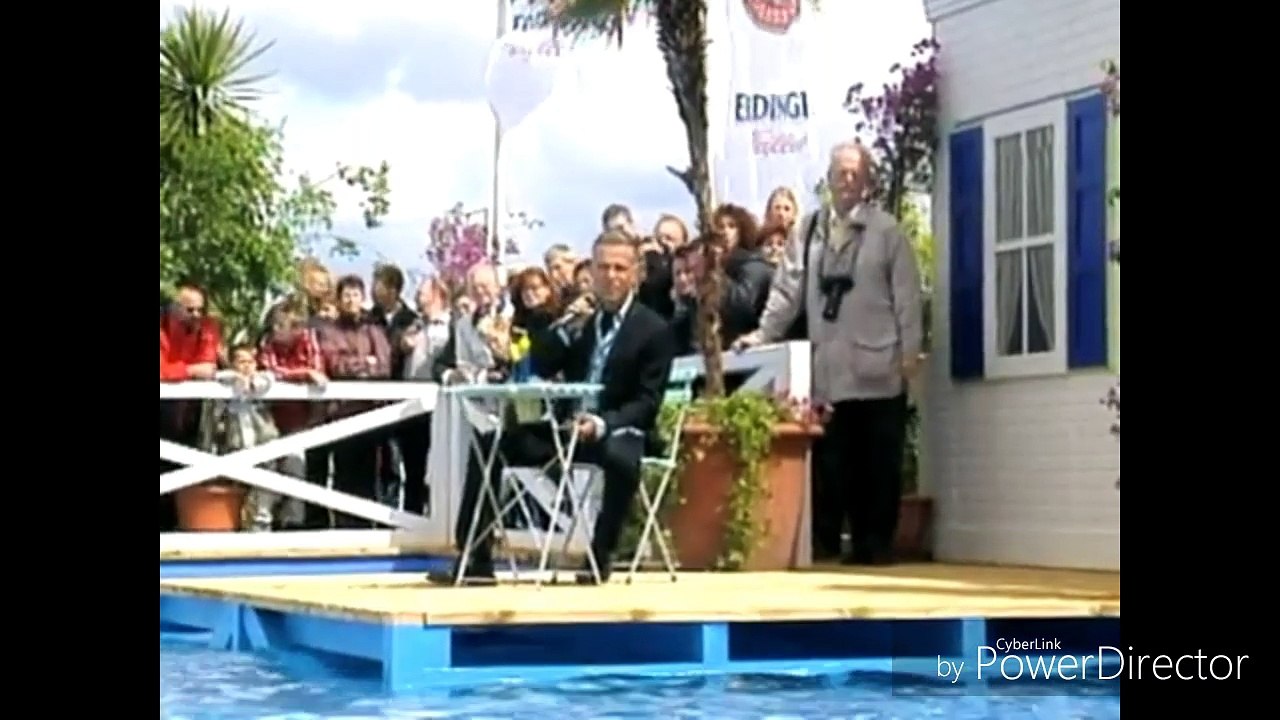 Nino mit dem Titel ' Engel' im ZDF Fernsehgarten.