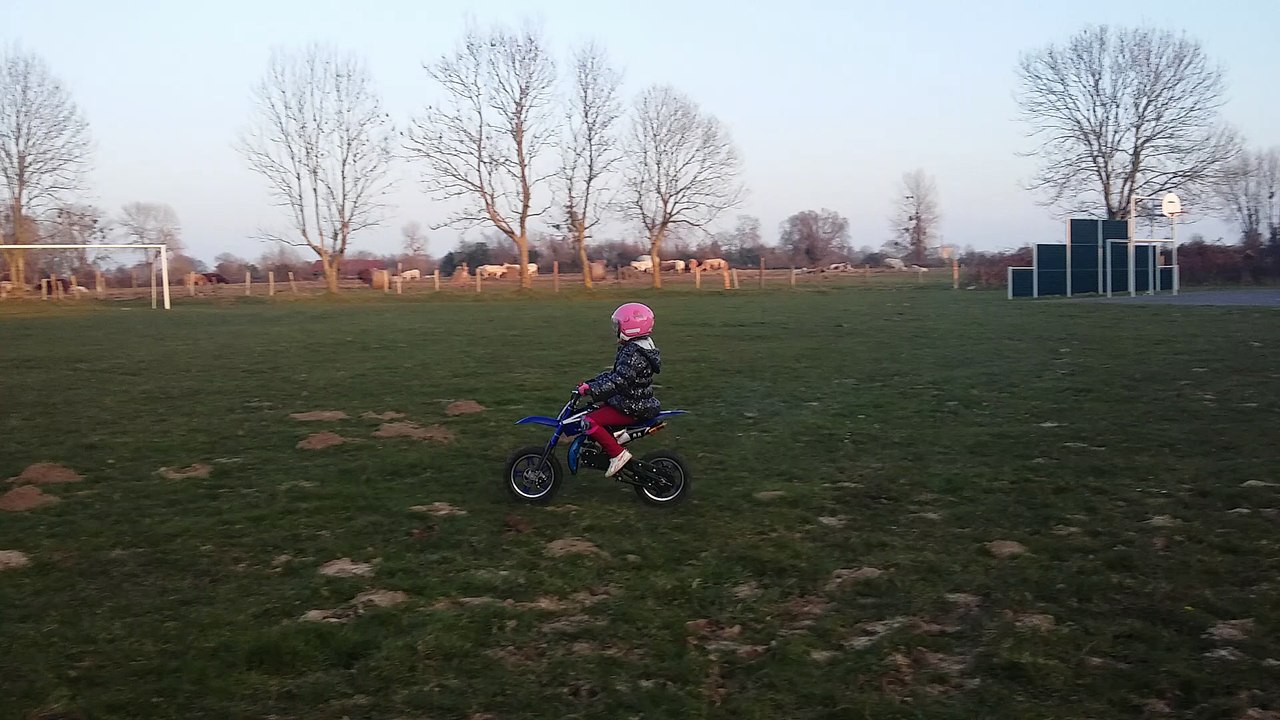 Quel plaisir la moto a 8 ans
