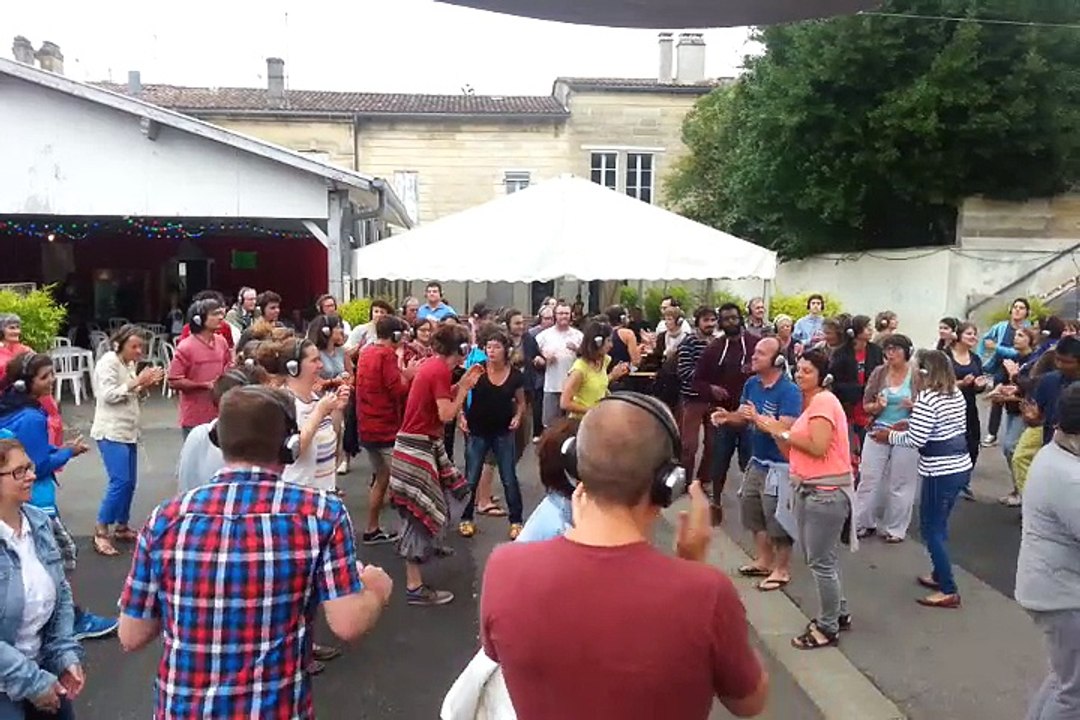 Fest'arts - "Happy Manif" de David Rolland chorégraphies.