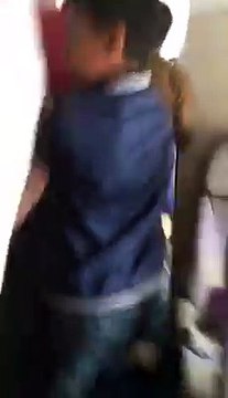 L'évacuation des passagers du Boeing 777 d'Emirates vue de l'intérieur