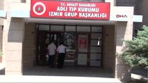 İzmir Balkonda Uyuyan Duru, Başına İsabet Eden Kurşunla Öldü