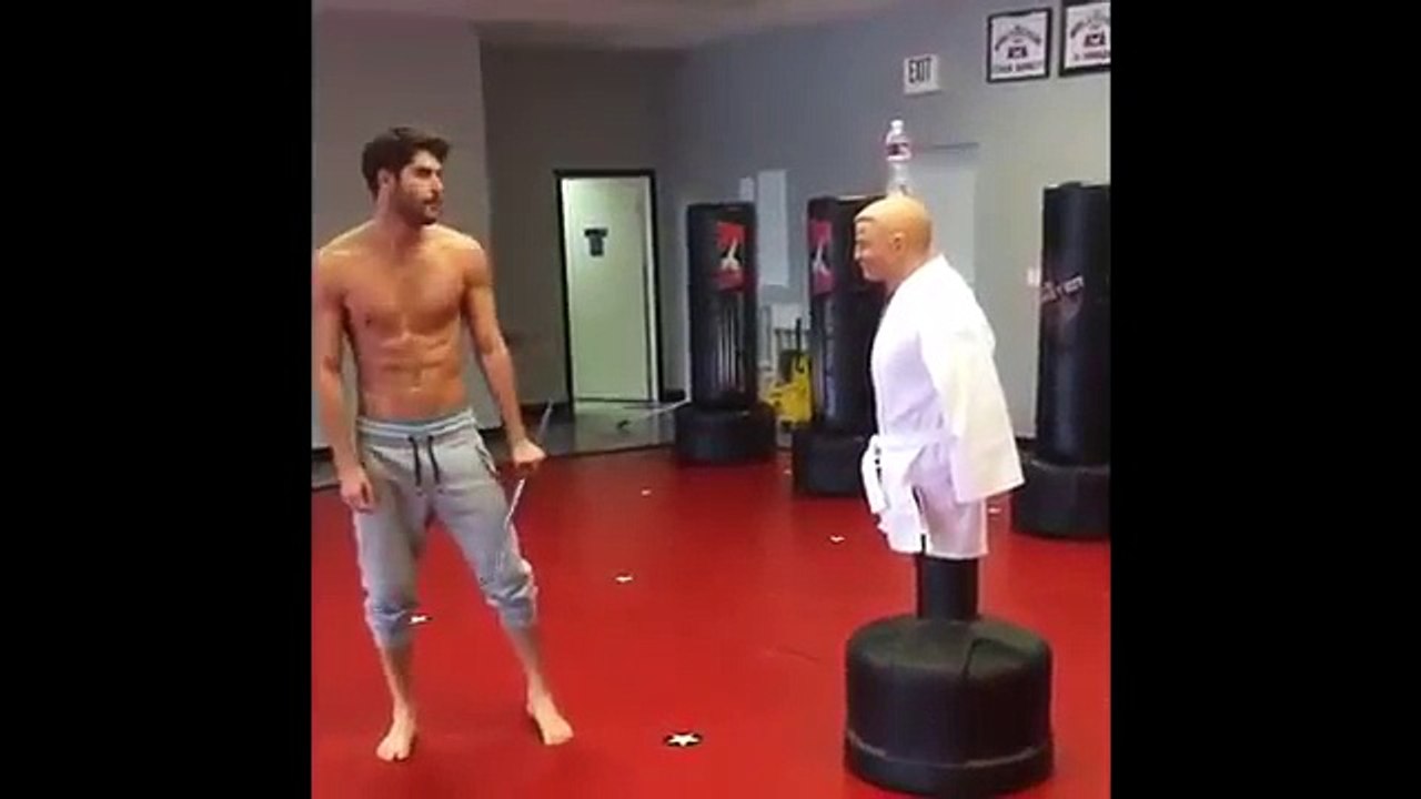 There is no such a karate move