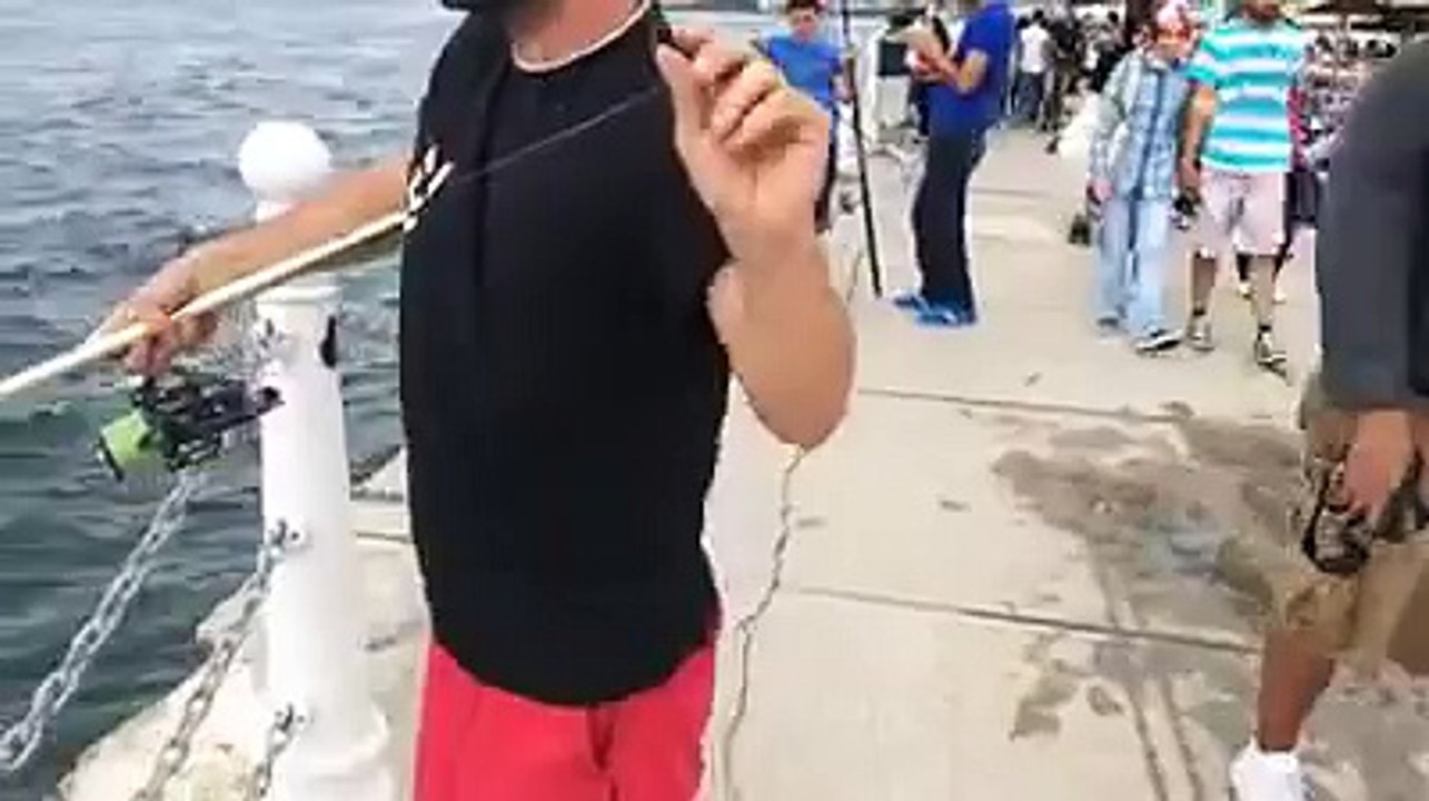 üsküdarda kıyıdan at çek lüfer avı