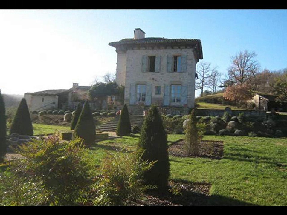 ob 4026 Immobilier Tarn. Chateau XIV  de 300 m² de SH ,  4 chambres, + maison de 130 M² de SH 3 chambres, sur terrain de 20 000 m²