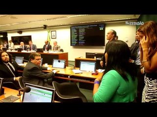 Manobra ruralista adia votação da PEC sobre terras indígenas