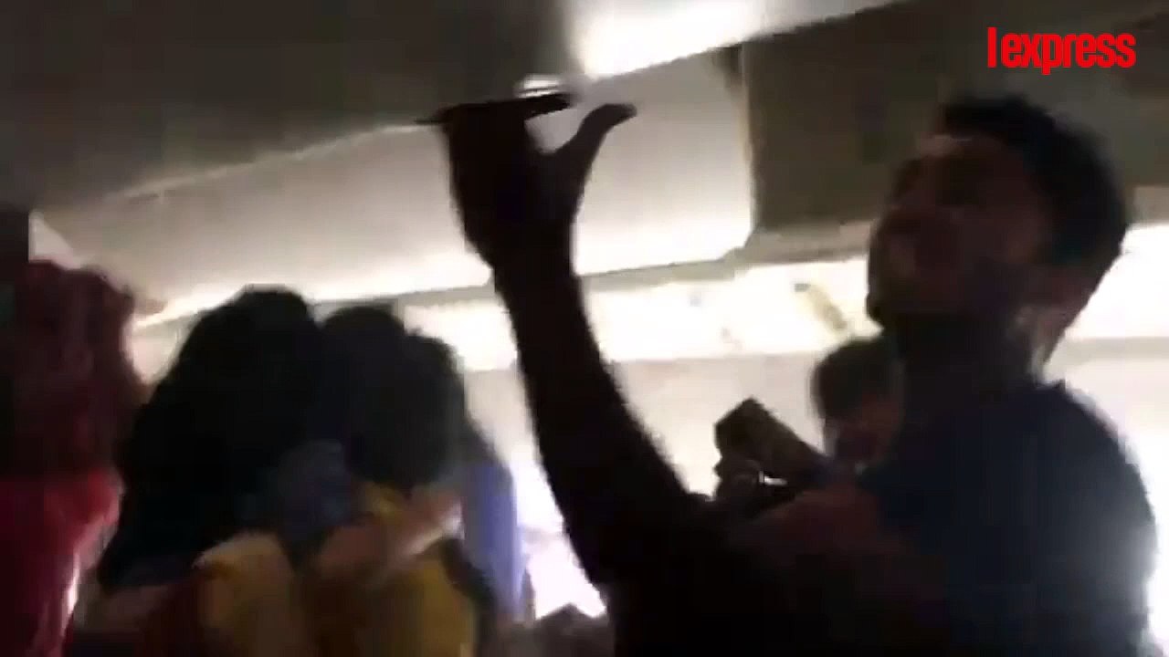 Accident d'avion à Dubaï: l'évacuation par les toboggans filmée par un passager