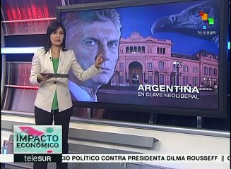 Lecheros argentinos regalan producto en protesta por política macrista