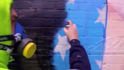 هيلاري كلينتون من لباس سباحة إلى نقاب !