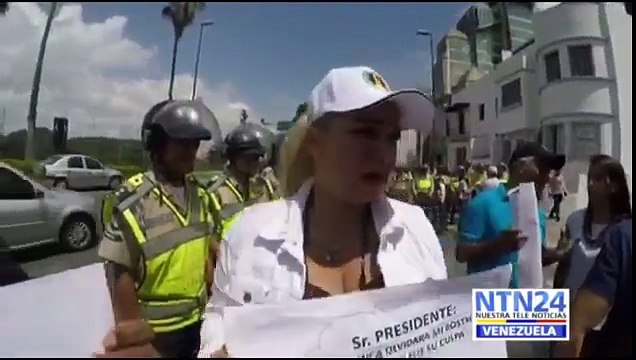 Pacientes acudieron a el CNE para exigir la fecha de la recolección del 20 % de las firmas