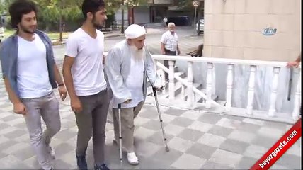 Sakat bacağına rağmen koltuk değnekleriyle 8 kilometre yürüdü