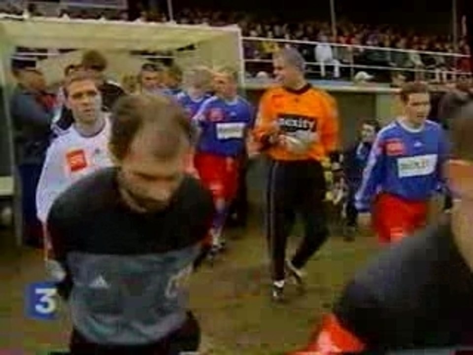 US Montagnarde - La Roche Sur Yon 2001-2002 [1] ( France 3)