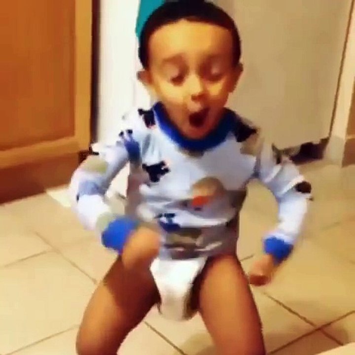 Funny Baby Dancing Suavemente in Diapers HILARIOUS! video Dailymotion
