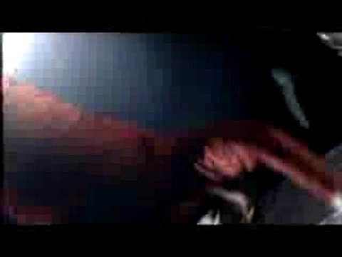 Adidas- Ligne suspendu dans le vide