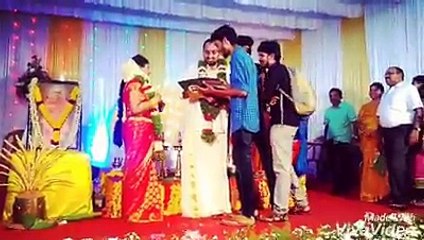 student getting sign on record from his sir on marriage| whatsapp video