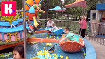ВЛОГ Мисс Катя и Макс Водные аттракционы с шариками Парк развлечений Карусель с лошадками Вкусное мороженое новое видео