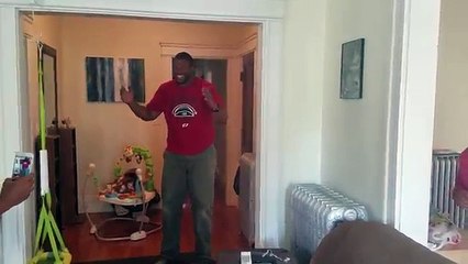 Les émouvantes retrouvailles entre une mère et son fils