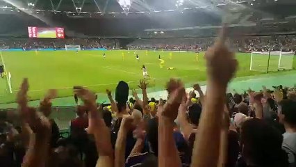 SUPERBE célébration de Feghouli après son but vu des tribunes !