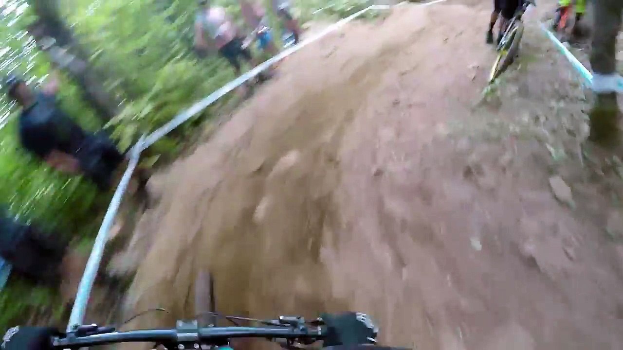 Adrénaline - VTT : caméra embarquée sur le spot du Mont-Saint-Anne avec Josh Bryceland