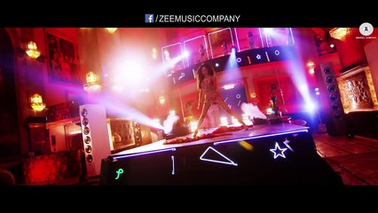 Shake My Booty - Waarrior Savitri _ Lucy Pinder & Niharica Raizada _ Shalmali Kholgade _ Param Gill