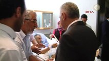 Başbakan Yıldırım, 15 Temmuz'da Yaralanan Çetin Yıldız'ı Hastanede Ziyaret Etti
