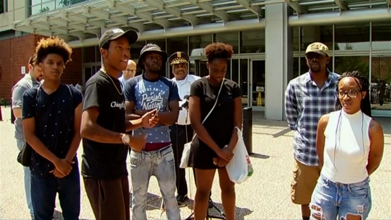 Family, protesters call for answers in Chicago police shooting of unarmed teen