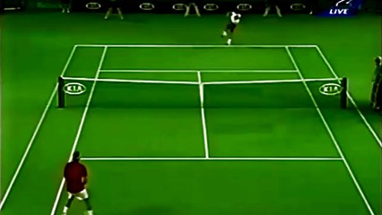 Roger Federer - Top 10 Insane Defensive Points (HD)