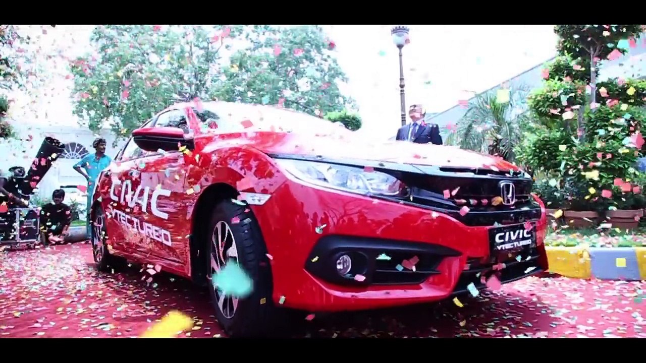 Honda Civic 2016 On Lahore Roads - ROADS HAVE A NEW RULER
