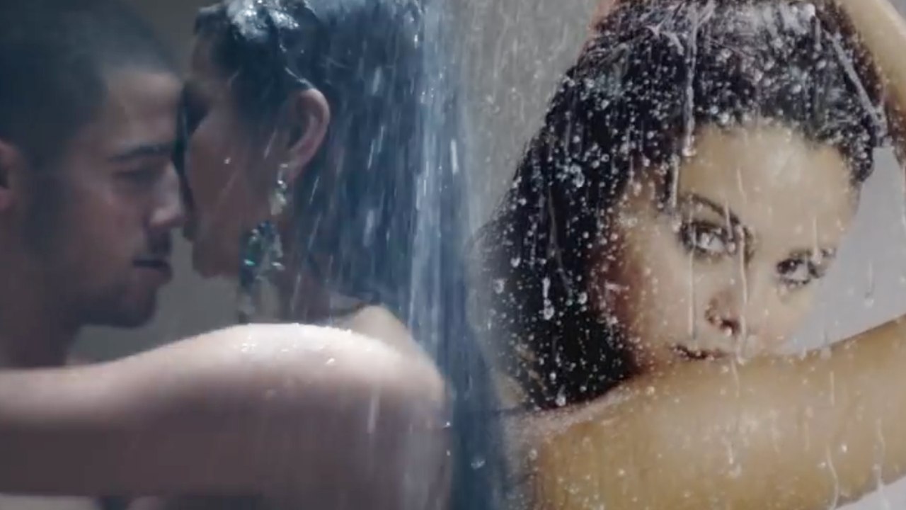 7 Tórridas Escenas de Ducha en Videos Musicales