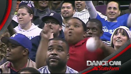 Battle de danse devant la Dance Cam pendant un match