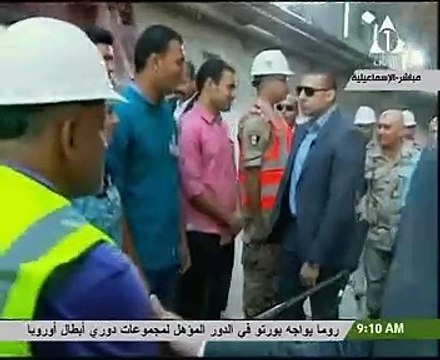 بالفيديو.. الرئيس السيسى يتلقى شباب المهندسين العاملين بمشروع أنفاق قناة السويس