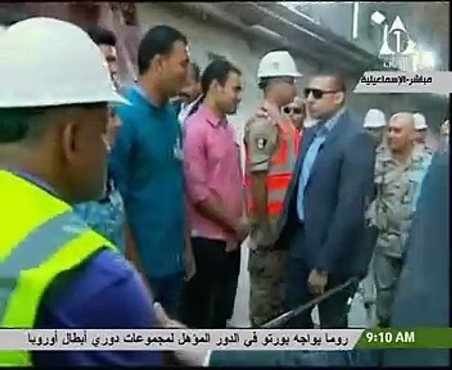 بالفيديو.. الرئيس السيسى يتلقى شباب المهندسين العاملين بمشروع أنفاق قناة السويس