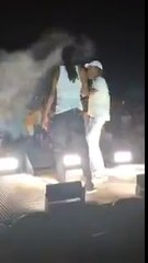 Tải video: Une barrière s'effondre en concert emportant 30 personnes devant Snoop Dogg et Wiz Khalifa