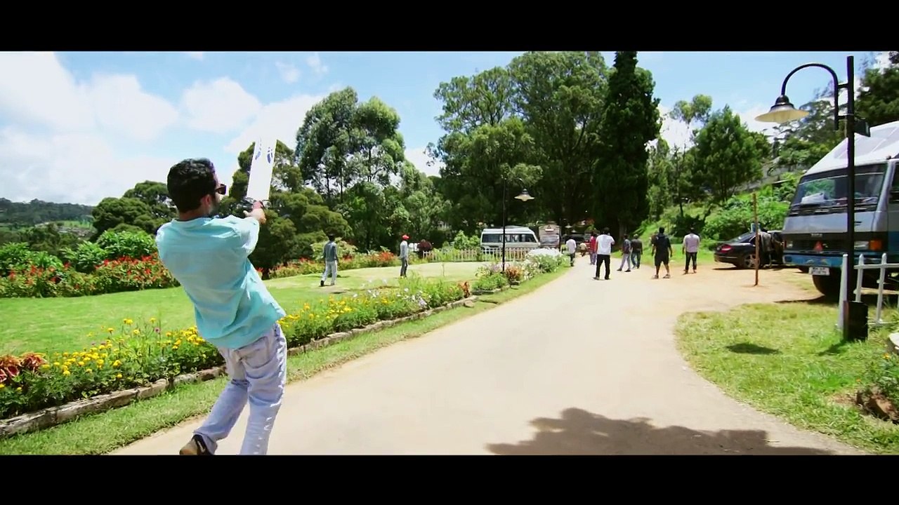 Cricket Match- Kapoor Vs Sons - Sidharth Malhotra & Fawad Khan