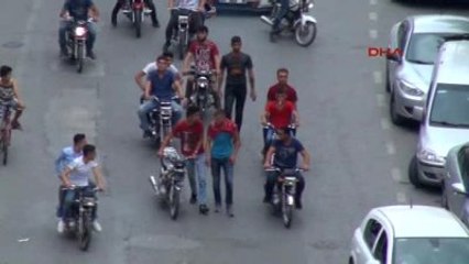 İskenderun Askere Giden Gençlere Renkli Uğurlama