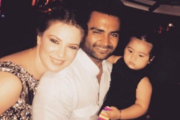 Sachin Joshi with family and wife Urvashi best picture