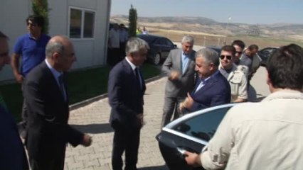 Bakan Arslan: "Bu Gayretin Sebebi, Türkiye'nin Her Yerine Demiryolu Ağlarıyla Erişimi Sağlamak"