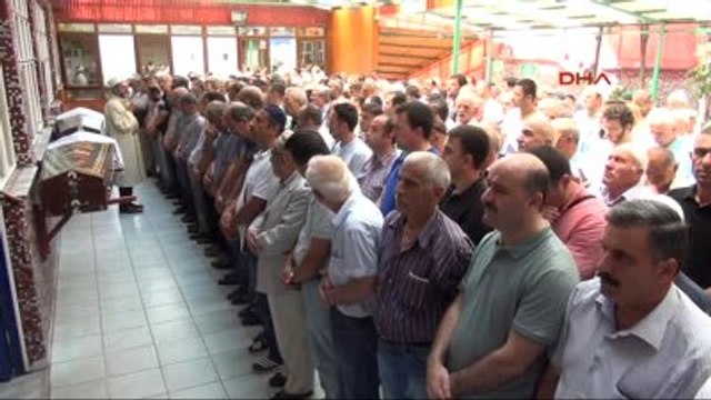 Karabük Annelerinin Öldürdüğü Kız Kardeşler Karabük'te Toprağa Verildi