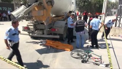 Beton Mikserinin Ezdiği Bisikletli 2 Kişi Öldü