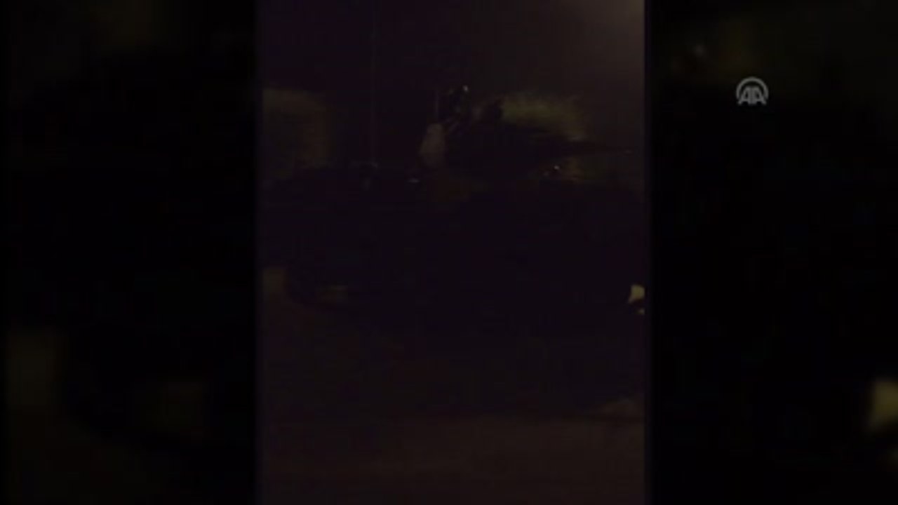 Fetö'nün Darbe Girişimine İlişkin Yeni Videolar - Sıhhiye Köprüsü'den Tankların Geçişi ve Vatandaş...
